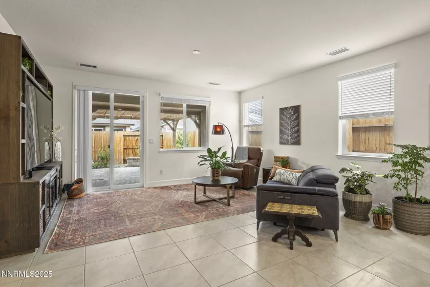 1045 Bravestone, Carson City, Nevada 89703, 3 Bedrooms Bedrooms, ,2 BathroomsBathrooms,Residential,Residential,Bravestone,250055162