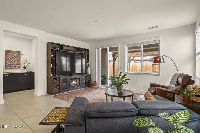1045 Bravestone, Carson City, Nevada 89703, 3 Bedrooms Bedrooms, ,2 BathroomsBathrooms,Residential,Residential,Bravestone,250055162
