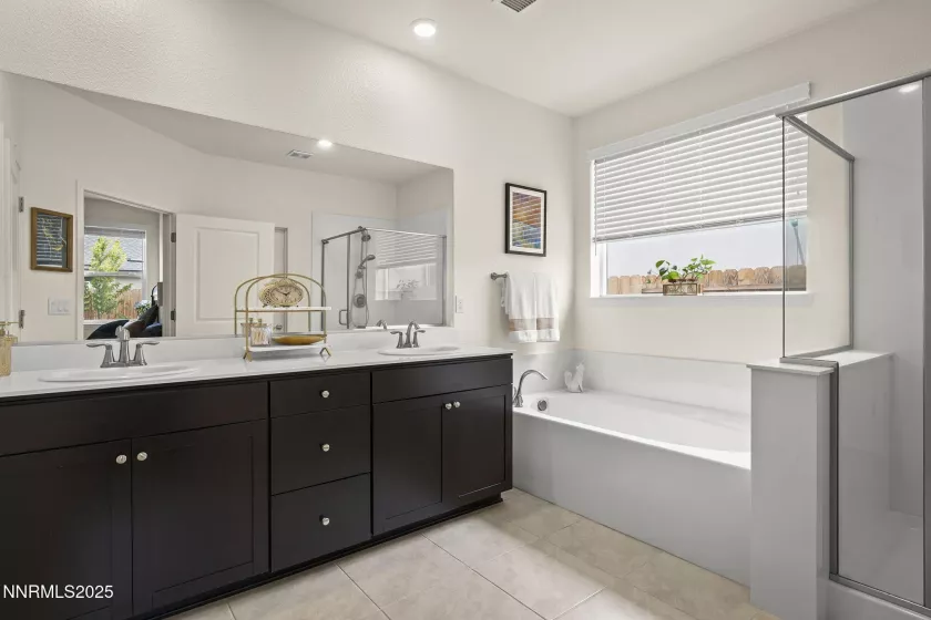 1045 Bravestone, Carson City, Nevada 89703, 3 Bedrooms Bedrooms, ,2 BathroomsBathrooms,Residential,Residential,Bravestone,250055162