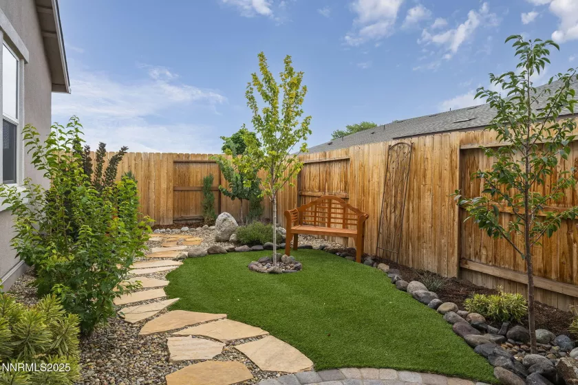 1045 Bravestone, Carson City, Nevada 89703, 3 Bedrooms Bedrooms, ,2 BathroomsBathrooms,Residential,Residential,Bravestone,250055162