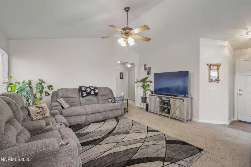 617 Winter, Fernley, Nevada 89408, 3 Bedrooms Bedrooms, ,2 BathroomsBathrooms,Residential,Residential,Winter,250052837