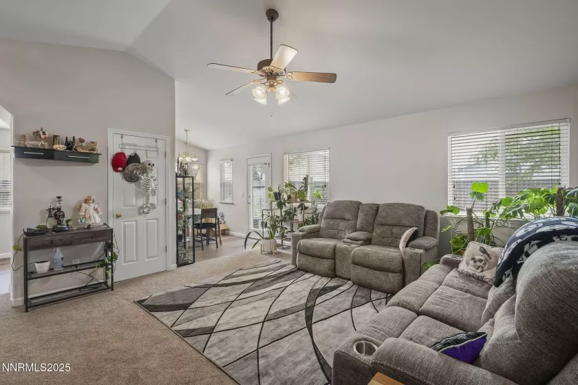 617 Winter, Fernley, Nevada 89408, 3 Bedrooms Bedrooms, ,2 BathroomsBathrooms,Residential,Residential,Winter,250052837