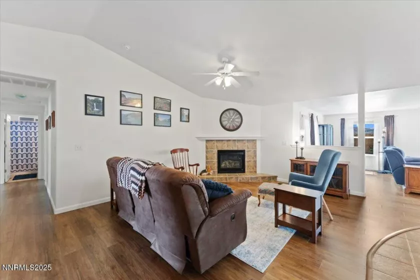 437 Trellis, Fernley, Nevada 89408, 3 Bedrooms Bedrooms, ,2 BathroomsBathrooms,Residential,Residential,Trellis,250055172