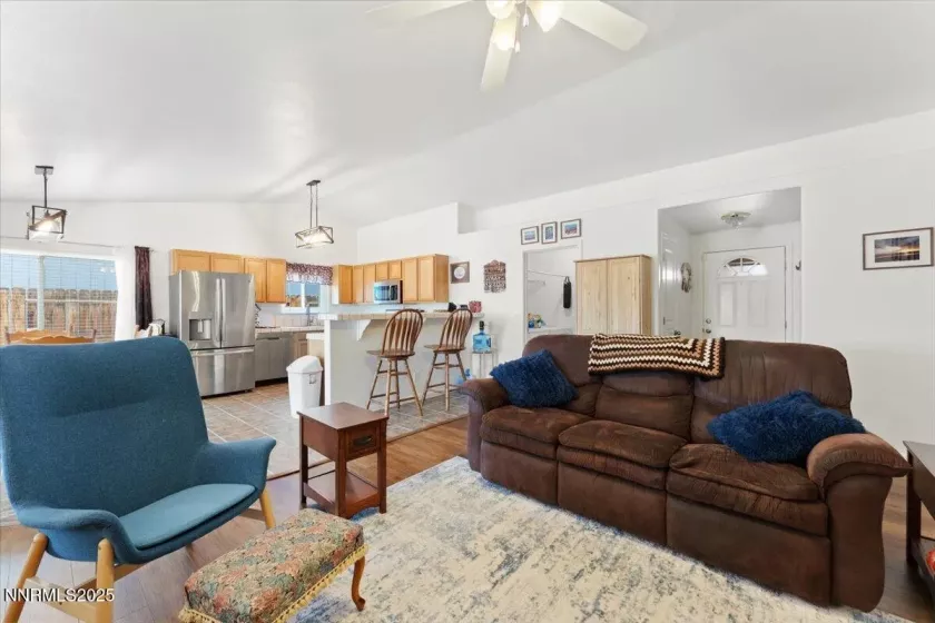 437 Trellis, Fernley, Nevada 89408, 3 Bedrooms Bedrooms, ,2 BathroomsBathrooms,Residential,Residential,Trellis,250055172