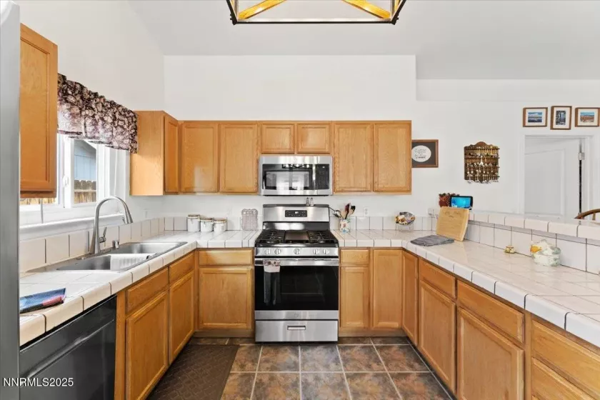437 Trellis, Fernley, Nevada 89408, 3 Bedrooms Bedrooms, ,2 BathroomsBathrooms,Residential,Residential,Trellis,250055172
