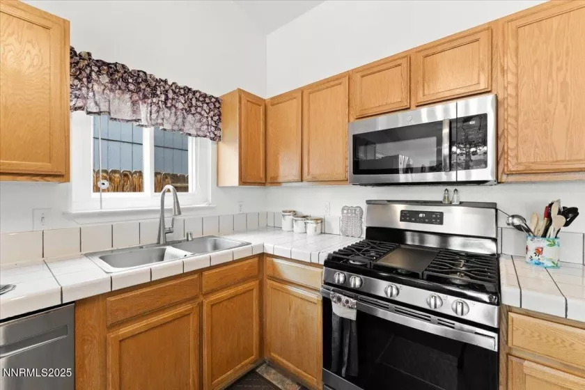 437 Trellis, Fernley, Nevada 89408, 3 Bedrooms Bedrooms, ,2 BathroomsBathrooms,Residential,Residential,Trellis,250055172