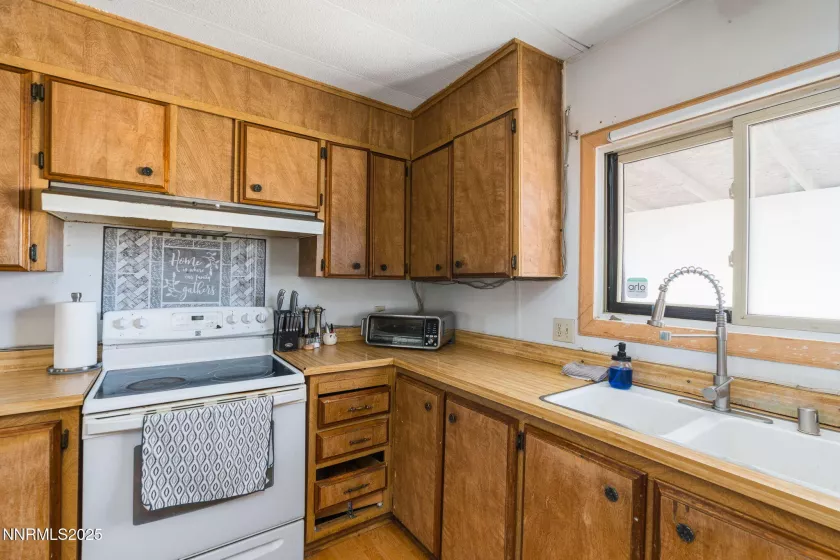 310 6th, Sun Valley, Nevada 89433, 3 Bedrooms Bedrooms, ,2 BathroomsBathrooms,Residential,Residential,6th,250055174