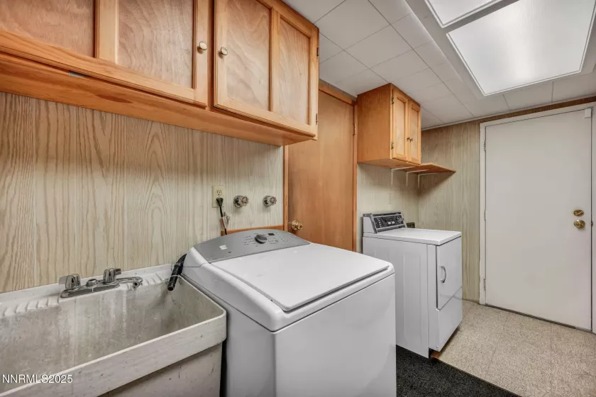 225 Albany, Carson City, Nevada 89703, 3 Bedrooms Bedrooms, ,1 BathroomBathrooms,Residential,Residential,Albany,250055176