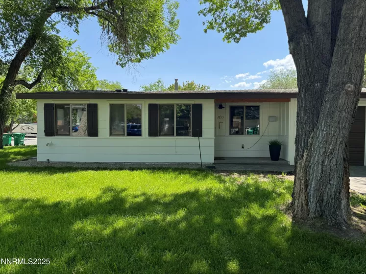 1713 Peters, Carson City, Nevada 89706, ,Residential Income,Residential,Peters,250055177
