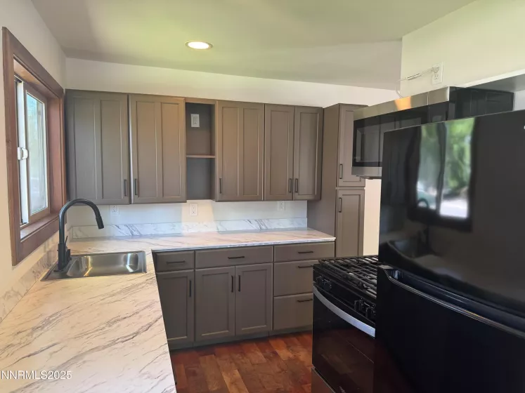 1713 Peters, Carson City, Nevada 89706, ,Residential Income,Residential,Peters,250055177