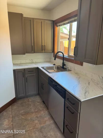 1713 Peters, Carson City, Nevada 89706, ,Residential Income,Residential,Peters,250055177