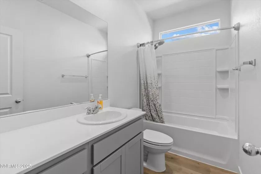 1034 Anthony, Fernley, Nevada 89408, 4 Bedrooms Bedrooms, ,2 BathroomsBathrooms,Residential,Residential,Anthony,250055178
