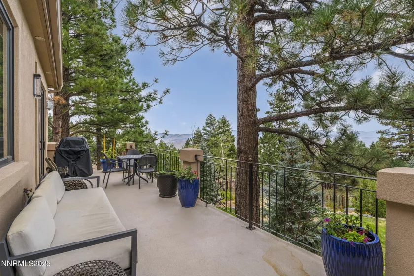 370 Timberlake, Reno, Nevada 89511, 4 Bedrooms Bedrooms, ,5 BathroomsBathrooms,Residential,Residential,Timberlake,250055202