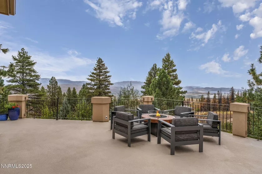 370 Timberlake, Reno, Nevada 89511, 4 Bedrooms Bedrooms, ,5 BathroomsBathrooms,Residential,Residential,Timberlake,250055202