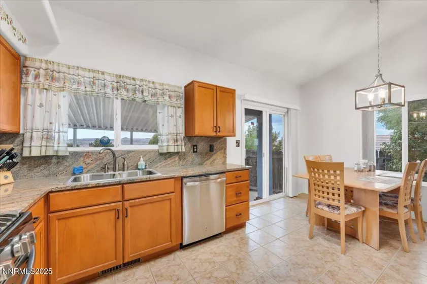 6714 Drexel, Sparks, Nevada 89436, 3 Bedrooms Bedrooms, ,2 BathroomsBathrooms,Residential,Residential,Drexel,250055205