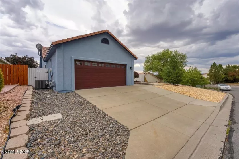 6714 Drexel, Sparks, Nevada 89436, 3 Bedrooms Bedrooms, ,2 BathroomsBathrooms,Residential,Residential,Drexel,250055205