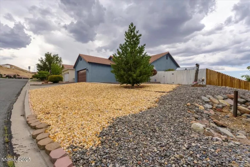 6714 Drexel, Sparks, Nevada 89436, 3 Bedrooms Bedrooms, ,2 BathroomsBathrooms,Residential,Residential,Drexel,250055205