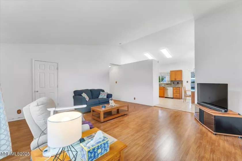 6714 Drexel, Sparks, Nevada 89436, 3 Bedrooms Bedrooms, ,2 BathroomsBathrooms,Residential,Residential,Drexel,250055205