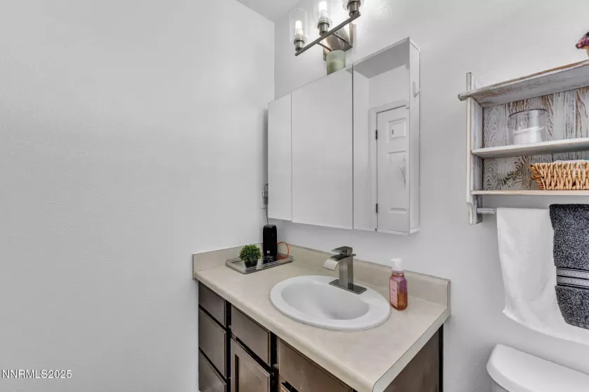 1005 Carol, Fernley, Nevada 89408, 3 Bedrooms Bedrooms, ,2 BathroomsBathrooms,Residential,Residential,Carol,250055206