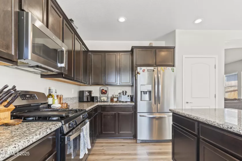14340 Leiden, Reno, Nevada 89506, 4 Bedrooms Bedrooms, ,2 BathroomsBathrooms,Residential,Residential,Leiden,250055195