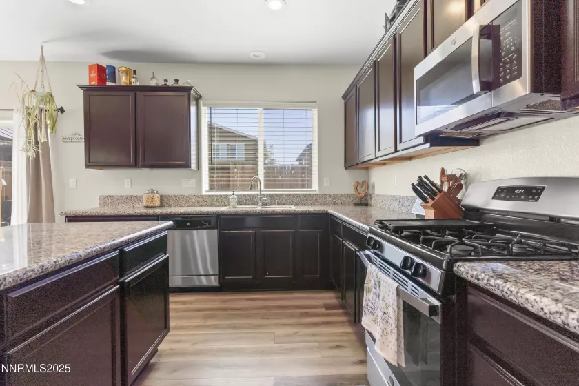 14340 Leiden, Reno, Nevada 89506, 4 Bedrooms Bedrooms, ,2 BathroomsBathrooms,Residential,Residential,Leiden,250055195