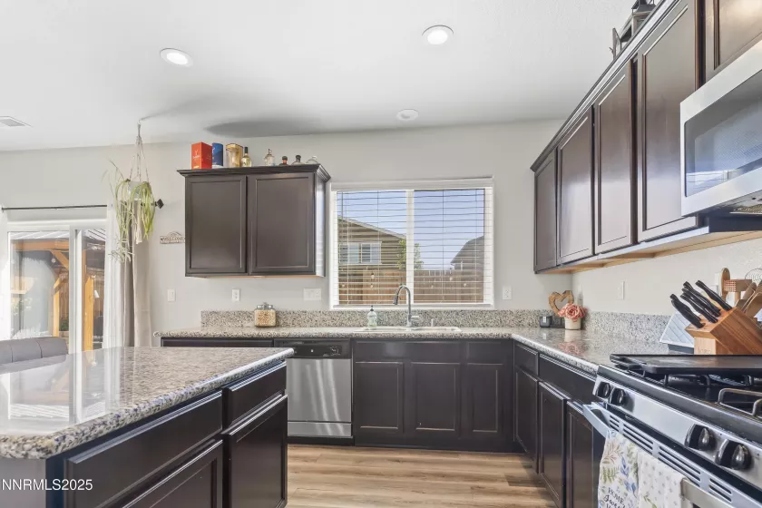14340 Leiden, Reno, Nevada 89506, 4 Bedrooms Bedrooms, ,2 BathroomsBathrooms,Residential,Residential,Leiden,250055195