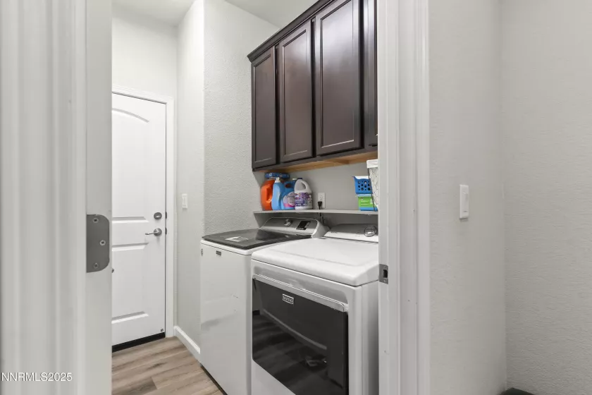 14340 Leiden, Reno, Nevada 89506, 4 Bedrooms Bedrooms, ,2 BathroomsBathrooms,Residential,Residential,Leiden,250055195