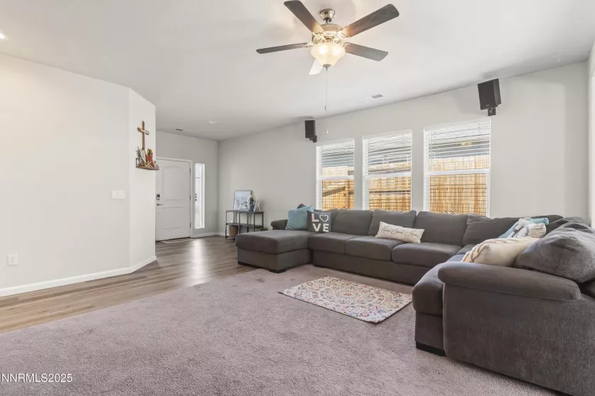 14340 Leiden, Reno, Nevada 89506, 4 Bedrooms Bedrooms, ,2 BathroomsBathrooms,Residential,Residential,Leiden,250055195