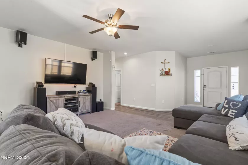 14340 Leiden, Reno, Nevada 89506, 4 Bedrooms Bedrooms, ,2 BathroomsBathrooms,Residential,Residential,Leiden,250055195