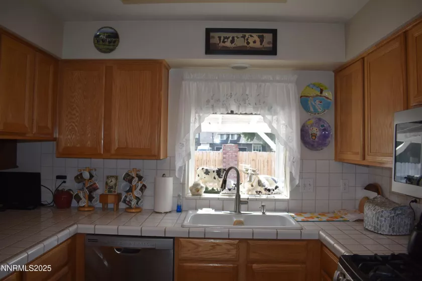 401 Valley View Ct, Dayton, Nevada 89403, 3 Bedrooms Bedrooms, ,2 BathroomsBathrooms,Residential,Residential,Valley View Ct,250055216