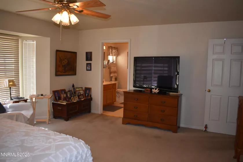 401 Valley View Ct, Dayton, Nevada 89403, 3 Bedrooms Bedrooms, ,2 BathroomsBathrooms,Residential,Residential,Valley View Ct,250055216