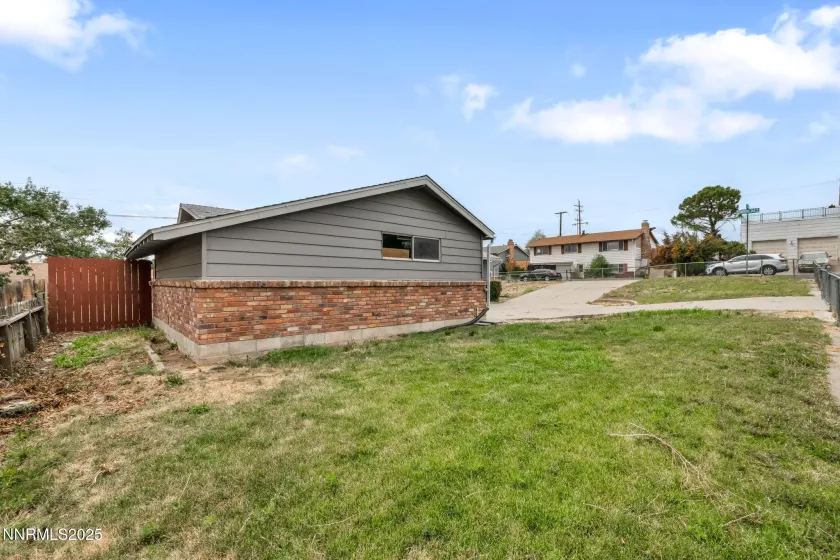 2260 6th, Reno, Nevada 89503, 3 Bedrooms Bedrooms, ,2 BathroomsBathrooms,Residential,Residential,6th,250055217