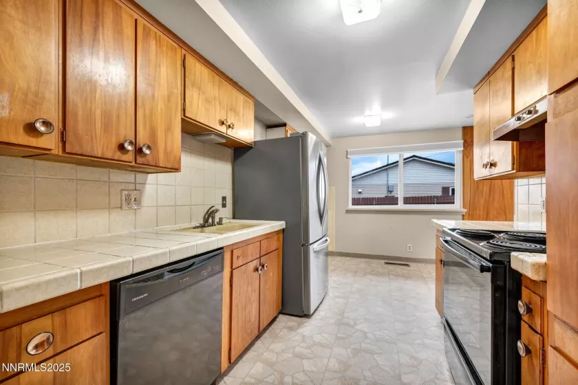 2260 6th, Reno, Nevada 89503, 3 Bedrooms Bedrooms, ,2 BathroomsBathrooms,Residential,Residential,6th,250055217