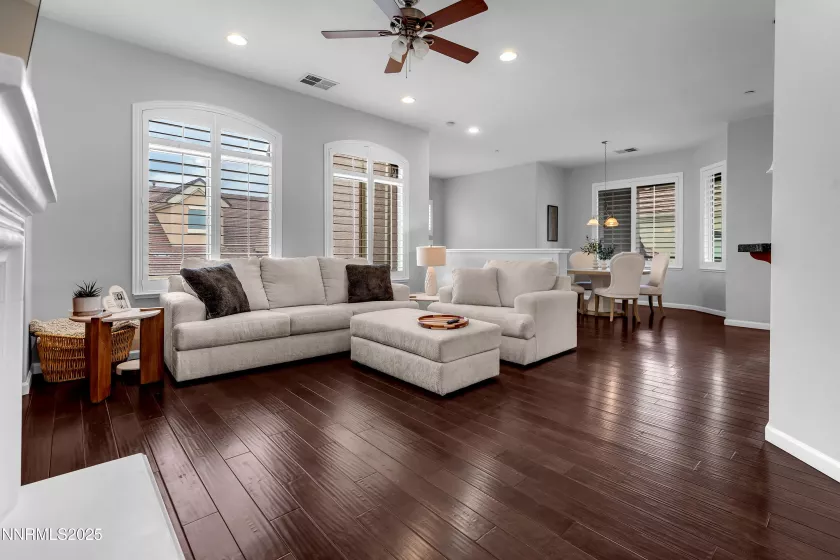 9900 Wilbur May, Reno, Nevada 89521, 2 Bedrooms Bedrooms, ,2 BathroomsBathrooms,Residential,Residential,Wilbur May,250055218