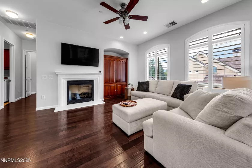 9900 Wilbur May, Reno, Nevada 89521, 2 Bedrooms Bedrooms, ,2 BathroomsBathrooms,Residential,Residential,Wilbur May,250055218