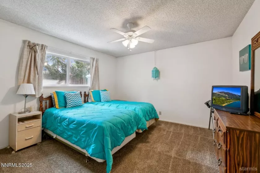1201 Glenwood, South Lake Tahoe, California 96150, 3 Bedrooms Bedrooms, ,2 BathroomsBathrooms,Residential,Residential,Glenwood,250055272