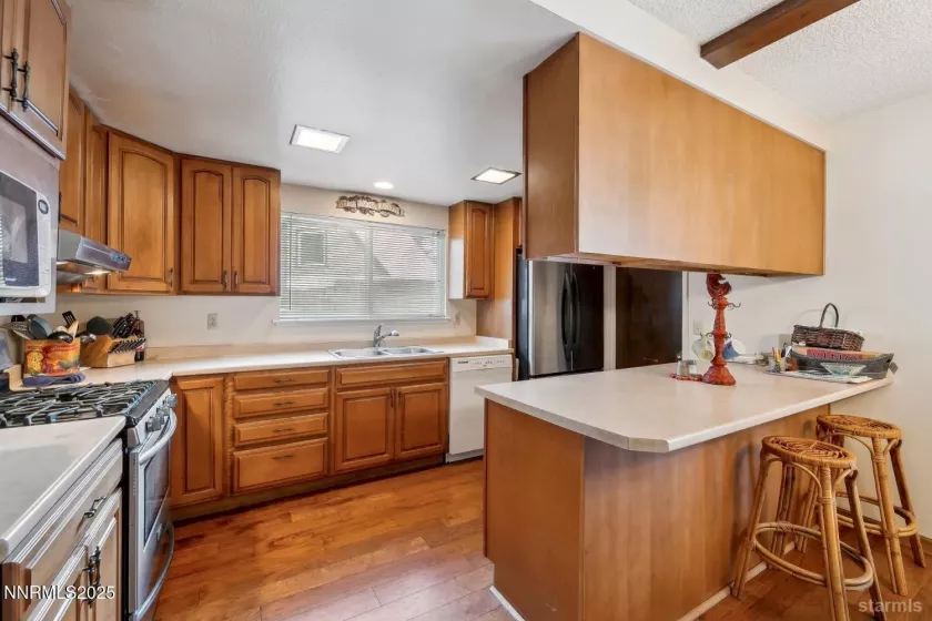 1201 Glenwood, South Lake Tahoe, California 96150, 3 Bedrooms Bedrooms, ,2 BathroomsBathrooms,Residential,Residential,Glenwood,250055272