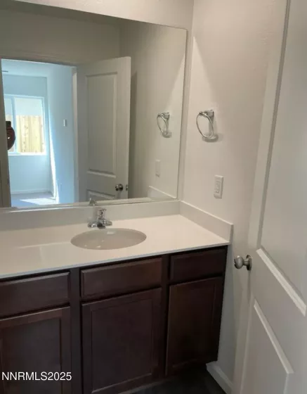 737 Valmy, Reno, Nevada 89506, 2 Bedrooms Bedrooms, ,1 BathroomBathrooms,Residential,Residential,Valmy,250055287