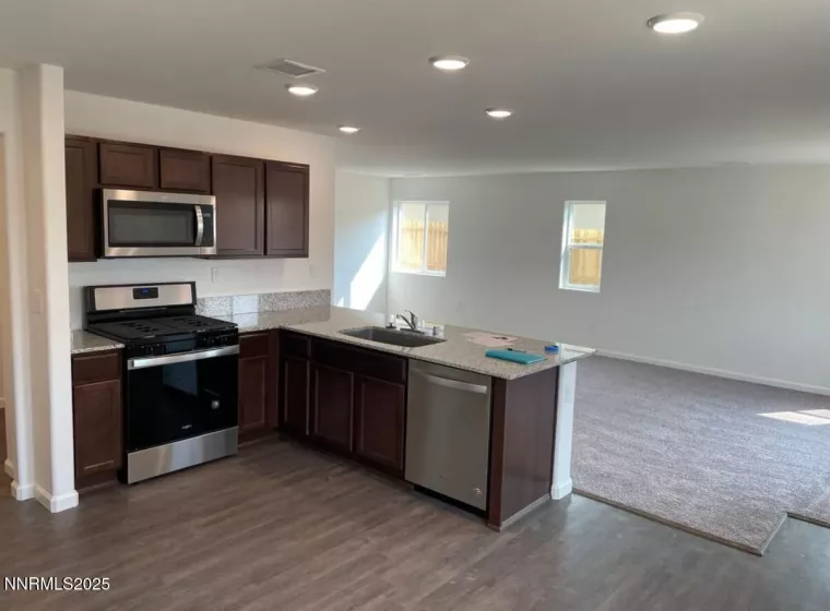 737 Valmy, Reno, Nevada 89506, 2 Bedrooms Bedrooms, ,1 BathroomBathrooms,Residential,Residential,Valmy,250055287