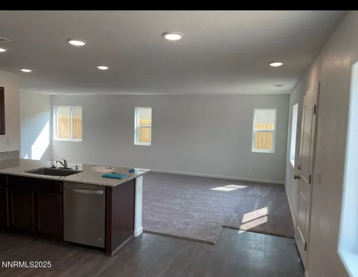 737 Valmy, Reno, Nevada 89506, 2 Bedrooms Bedrooms, ,1 BathroomBathrooms,Residential,Residential,Valmy,250055287