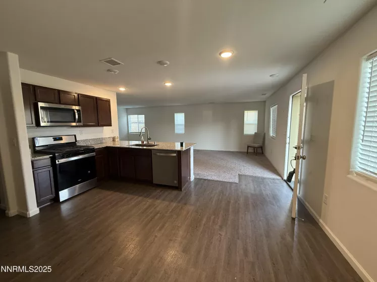 737 Valmy, Reno, Nevada 89506, 2 Bedrooms Bedrooms, ,1 BathroomBathrooms,Residential,Residential,Valmy,250055287