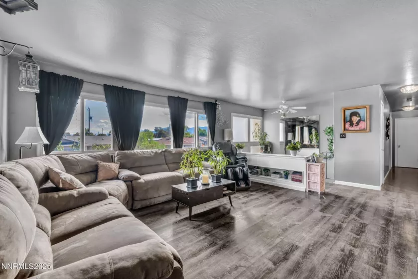 1940 Brunetti, Sparks, Nevada 89431, 4 Bedrooms Bedrooms, ,2 BathroomsBathrooms,Residential,Residential,Brunetti,250055289