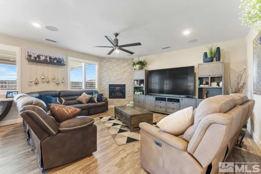 477 Scenic Ridge, Reno, Nevada 89506, 3 Bedrooms Bedrooms, ,2 BathroomsBathrooms,Residential,Residential,Scenic Ridge,250055296