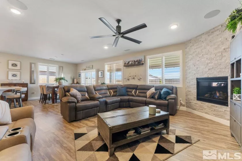 477 Scenic Ridge, Reno, Nevada 89506, 3 Bedrooms Bedrooms, ,2 BathroomsBathrooms,Residential,Residential,Scenic Ridge,250055296