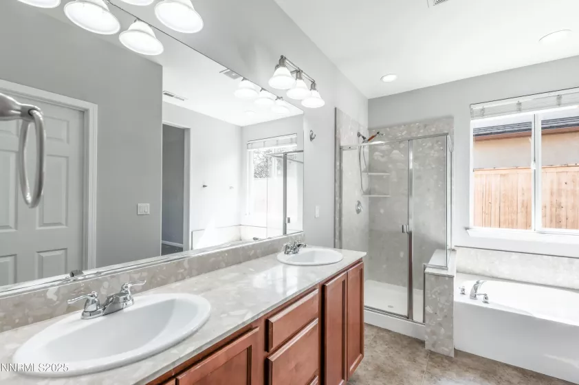 10705 Clear Vista, Reno, Nevada 89521, 4 Bedrooms Bedrooms, ,3 BathroomsBathrooms,Residential,Residential,Clear Vista,250055310