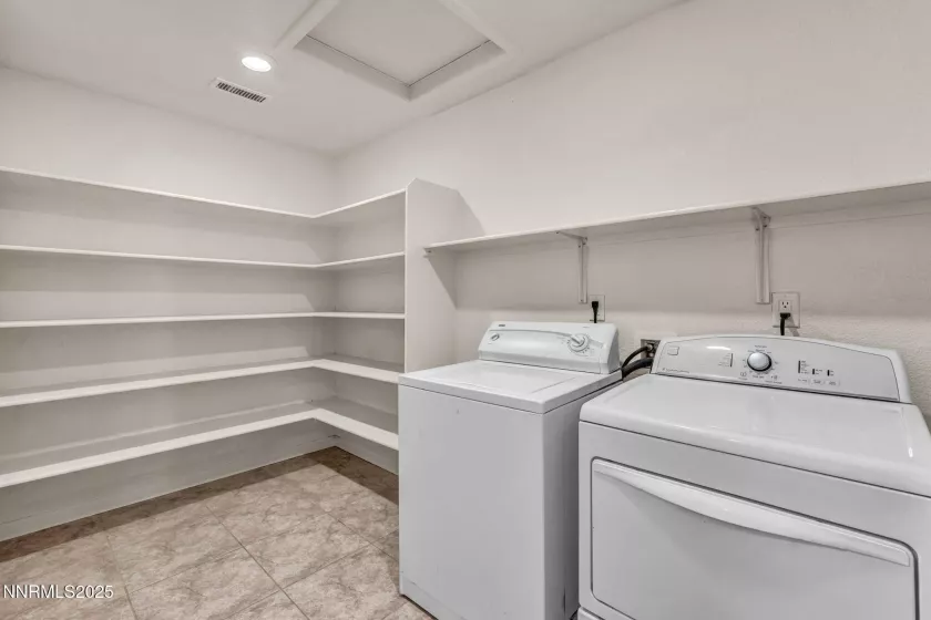 8977 Sagemoor, Reno, Nevada 89506, 3 Bedrooms Bedrooms, ,3 BathroomsBathrooms,Residential,Residential,Sagemoor,250051402