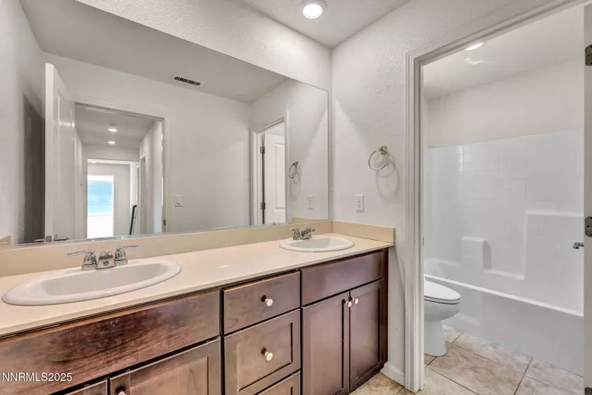 8977 Sagemoor, Reno, Nevada 89506, 3 Bedrooms Bedrooms, ,3 BathroomsBathrooms,Residential,Residential,Sagemoor,250051402