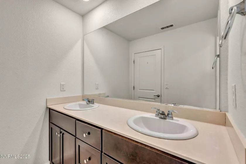 8977 Sagemoor, Reno, Nevada 89506, 3 Bedrooms Bedrooms, ,3 BathroomsBathrooms,Residential,Residential,Sagemoor,250051402