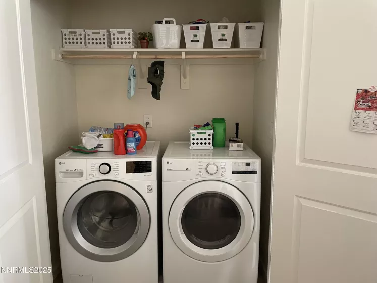 170 Reese, Dayton, Nevada 89403, 3 Bedrooms Bedrooms, ,2 BathroomsBathrooms,Residential,Residential,Reese,250055339