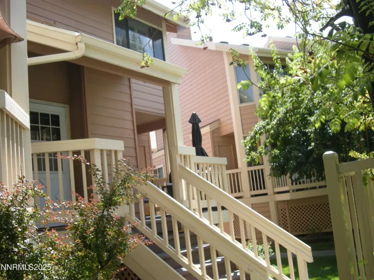 2875 Idlewild, Reno, Nevada 89509, 2 Bedrooms Bedrooms, ,3 BathroomsBathrooms,Residential,Residential,Idlewild,250055340